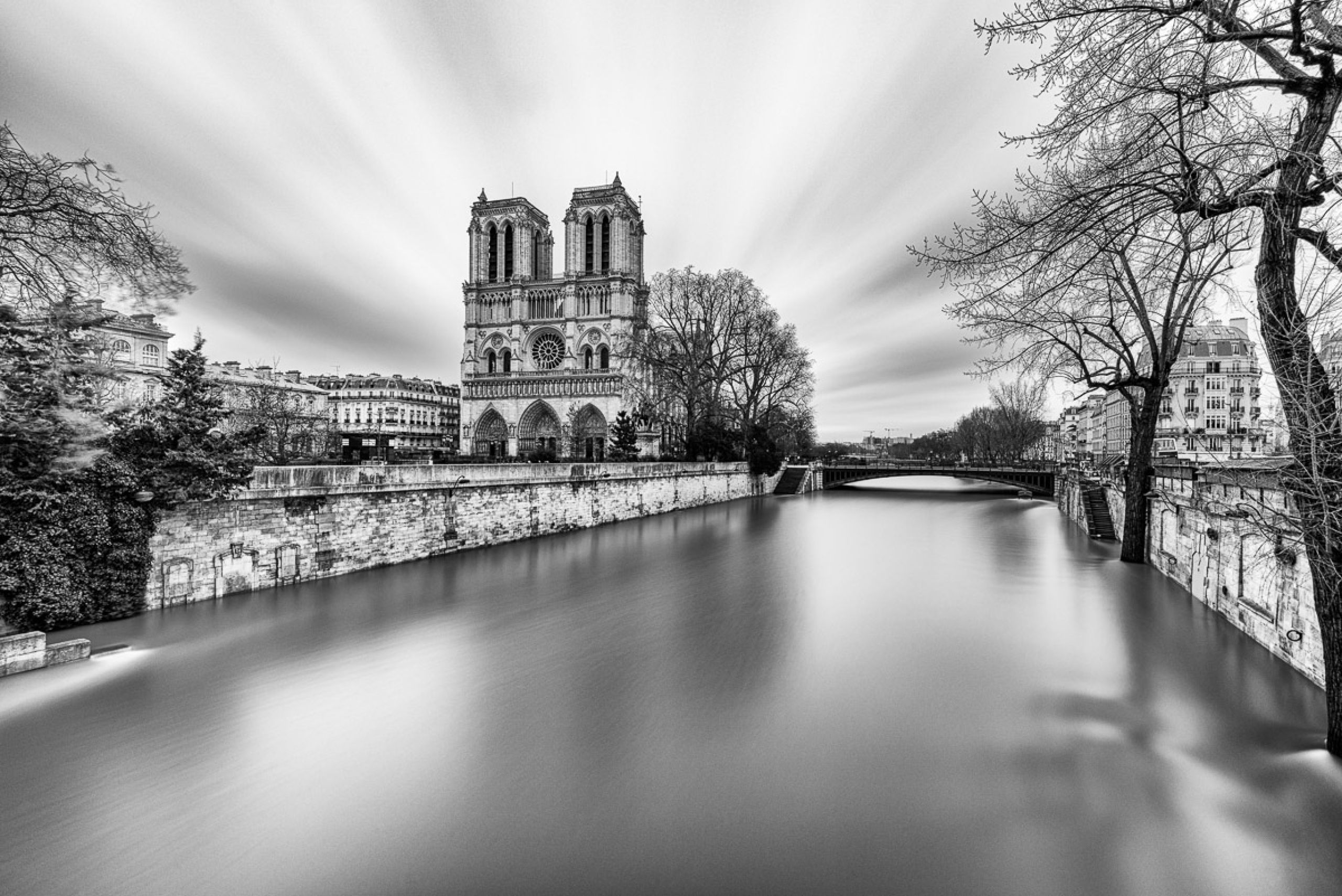 Notre Dame de Paris and the flooding Seine Sebastien Desnoulez Fine Art print Une image pour rever
