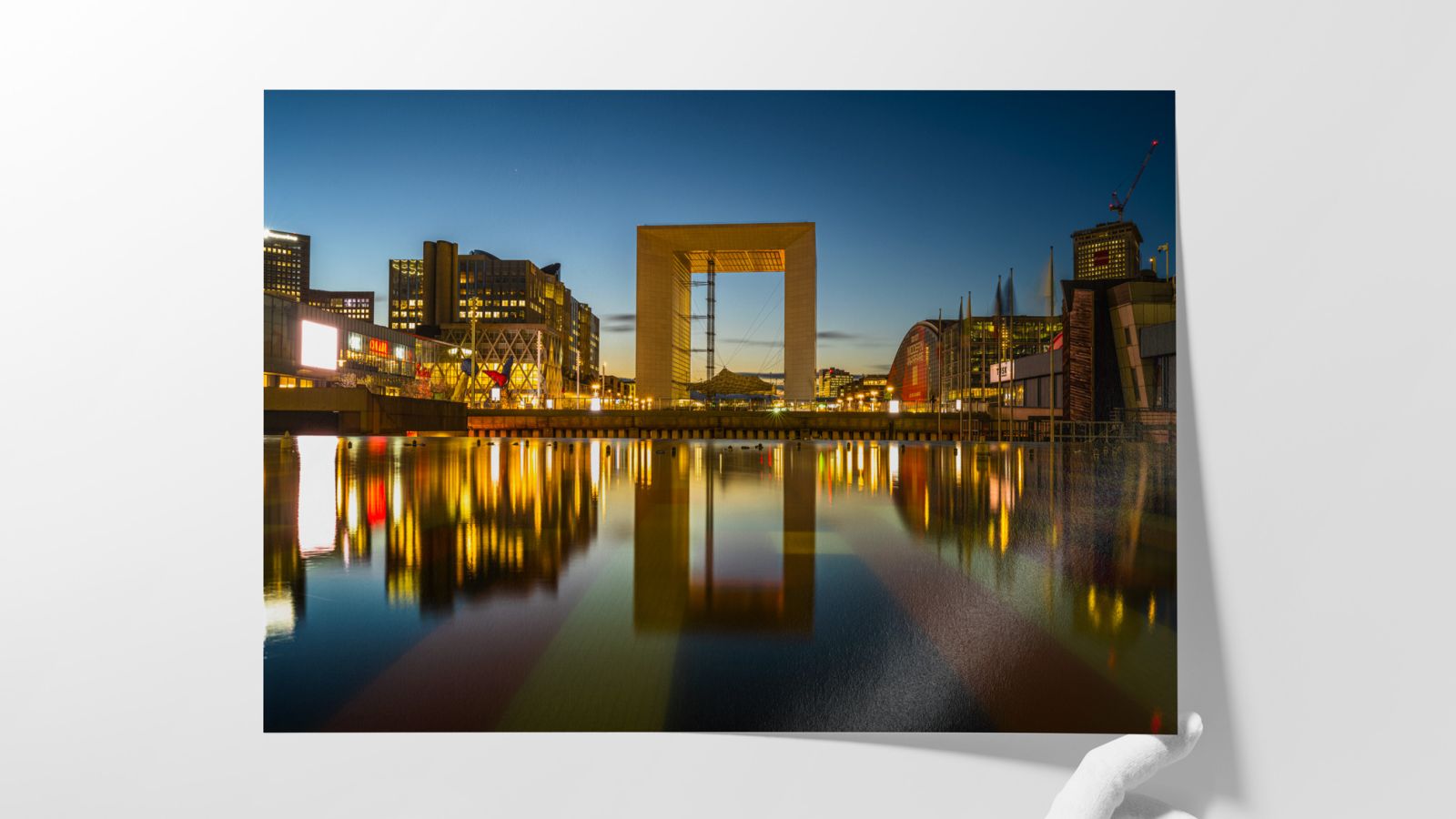 Reflexions de la Grande Arche dans la fontaine monumentale d Agam Sebastien Desnoulez tirage Fine Art Une image pour rever
