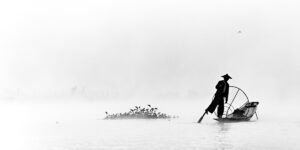 Pecheur Intha Pierre Chancy - Tirage photographique d'art - Photographie d'art - Une image pour rêver