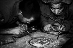 Making a mandala Yves Langlois Fine Art print Une image pour rever