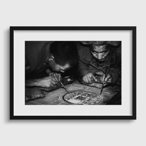 Making a mandala Yves Langlois Fine Art print Une image pour rever passe partout