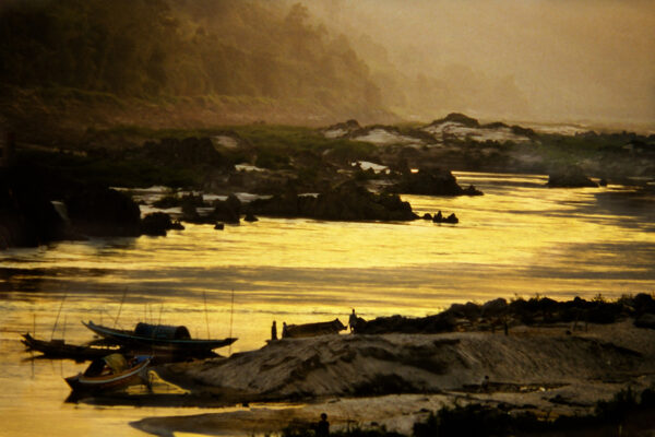 Sur les bords du Mekong Yves Langlois Photographie tirage Art Une image pour rever